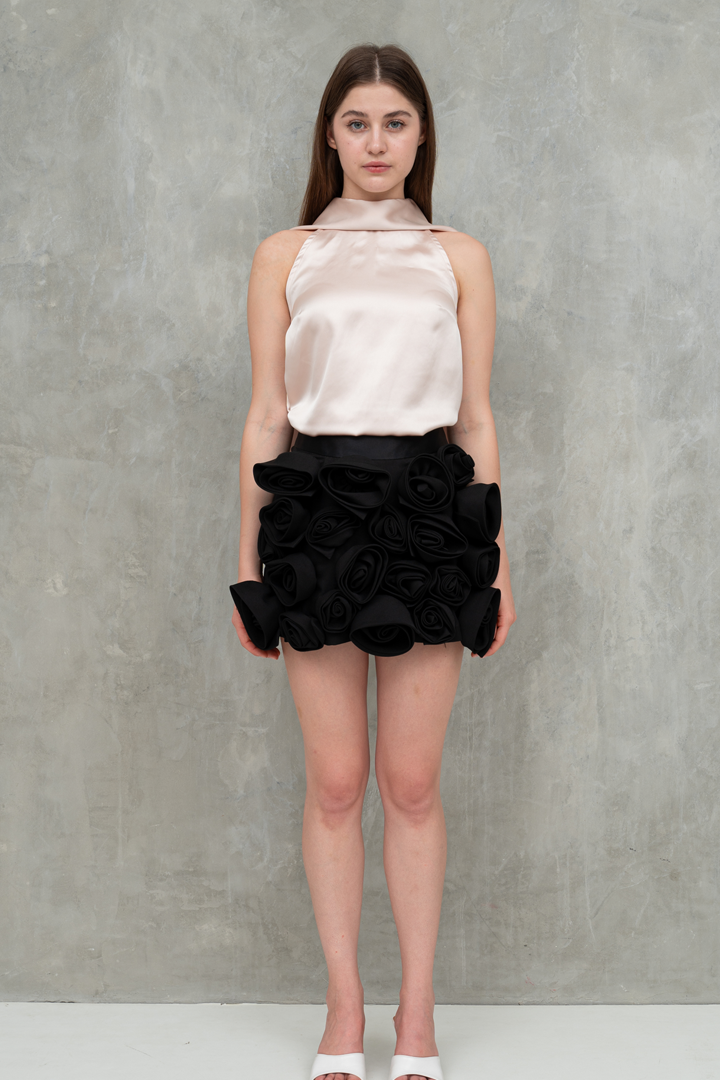 Garden Roses Black Skort