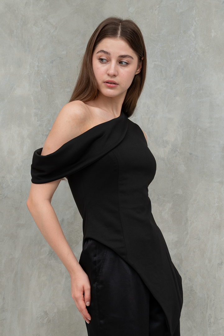 Black Crimson One Shoulder Top