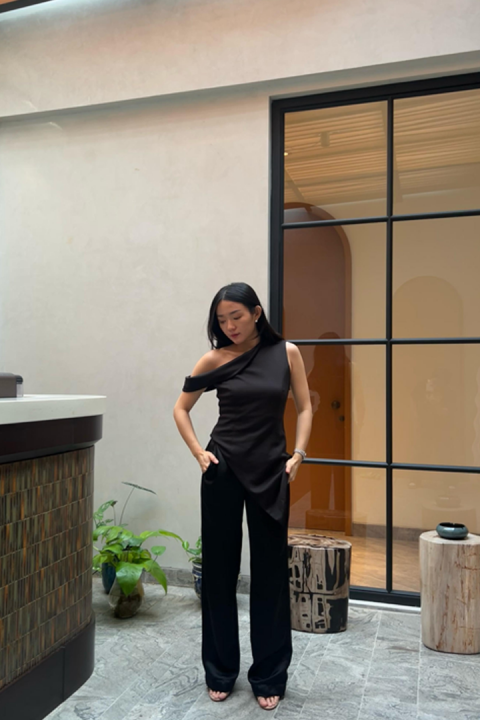 Black Crimson One Shoulder Top
