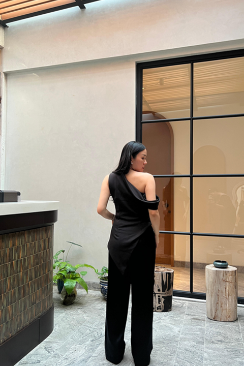 Black Crimson One Shoulder Top